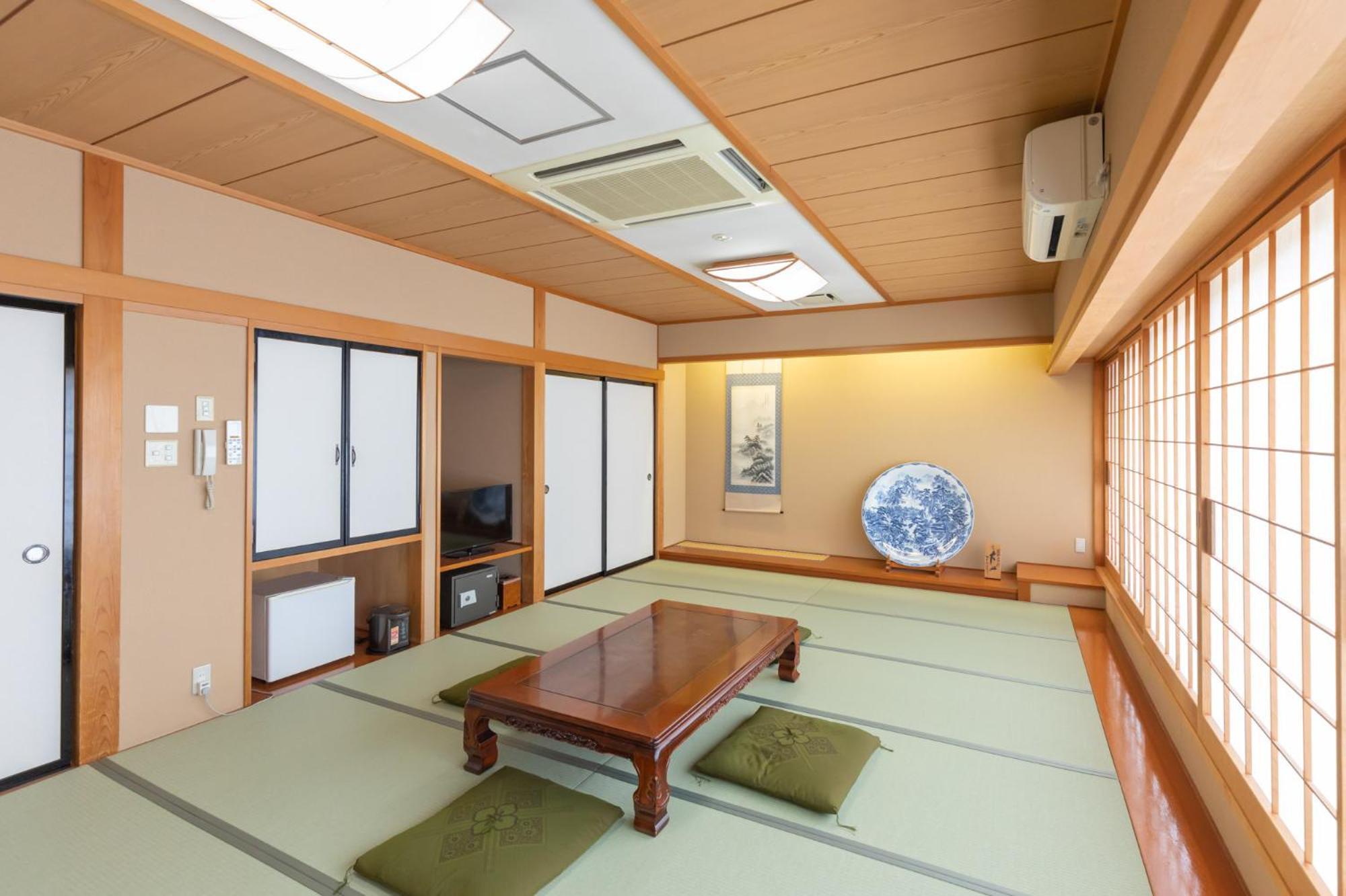 天然温泉白川郷の湯 Hotell Shirakawa-go Eksteriør bilde