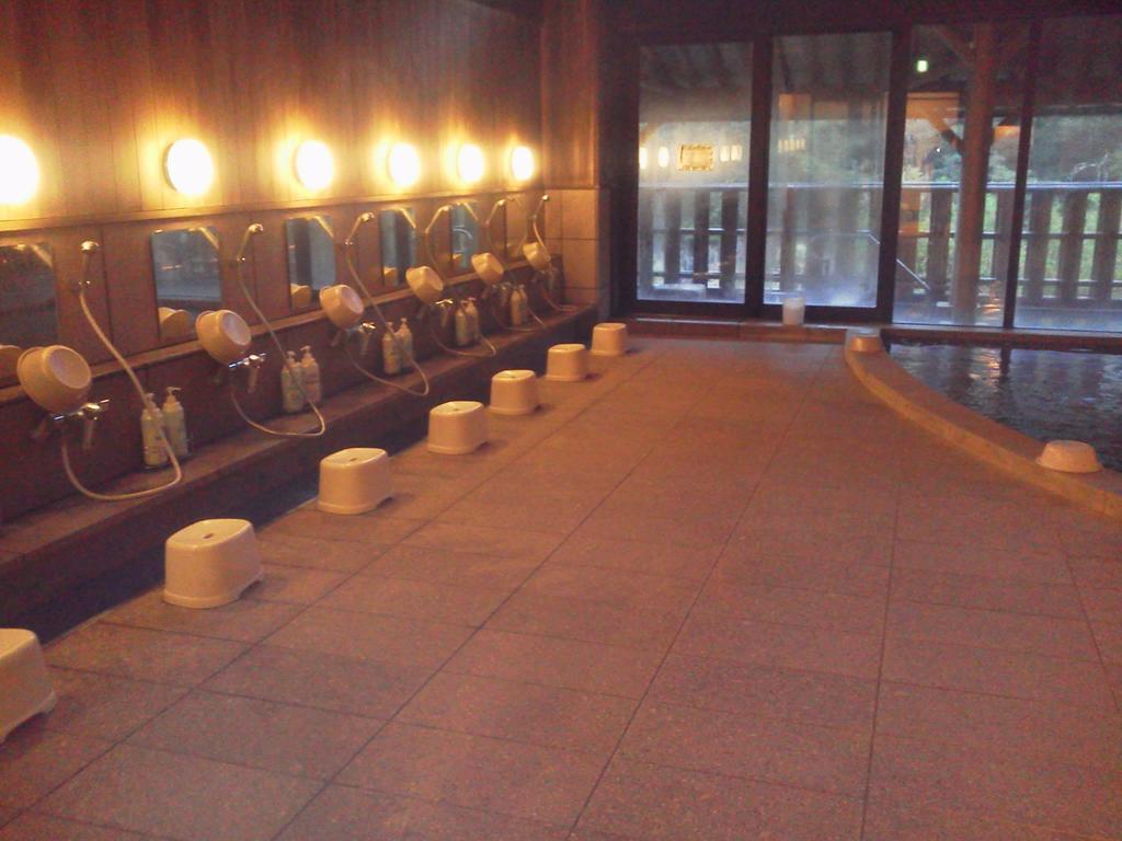 天然温泉白川郷の湯 Hotell Shirakawa-go Eksteriør bilde