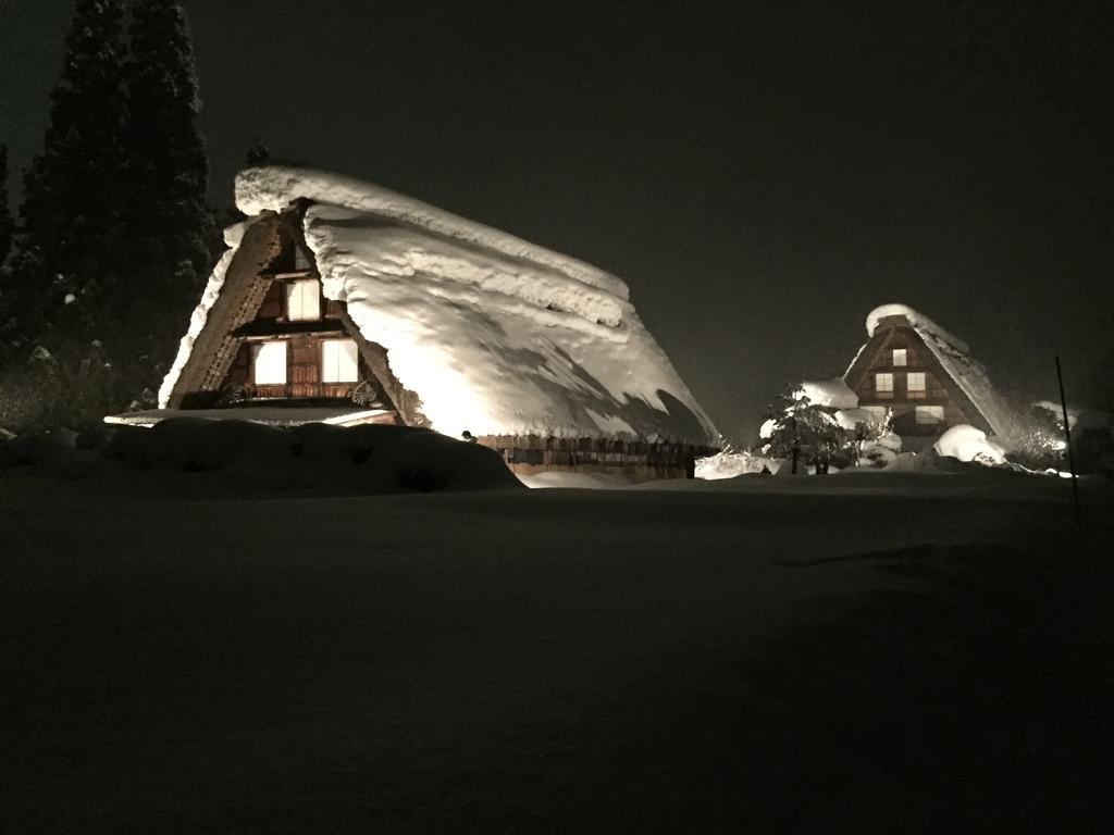 天然 Weni Baiwagō no Tang Hotell Shirakawa-go Eksteriør bilde